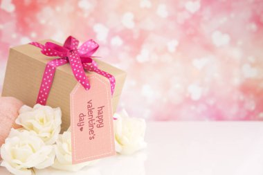 Sevgililer Hediyelik ve parlak ışıltılı arka plan gül