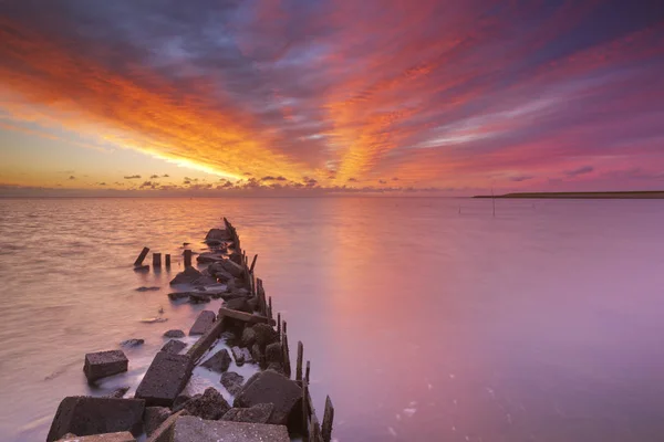 Texel Adası Hollanda deniz üzerinde gündoğumu — Stok fotoğraf