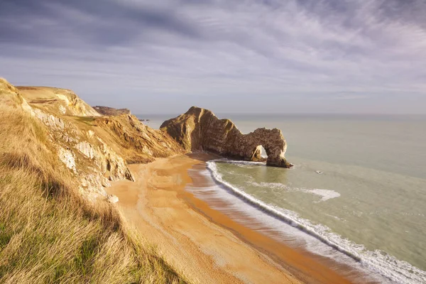 Durdle Door rock arch in Southern England from above — Stock Photo, Image