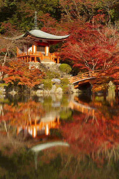 Podzimní barvy v chrámu Daigo-ji v Kjótu, Japonsko — Stock fotografie