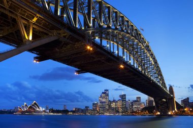 Sydney Harbour Bridge ve manzarası, gece, Avustralya