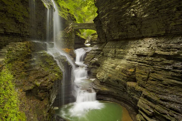 Waterfall in Watkins Glen Gorge in New York state, USA — Stock Photo, Image