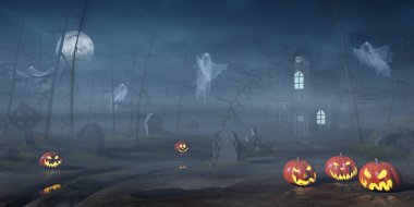 Balkabağı fener ile bir Cadılar Bayramı ormanda geceleri kabin