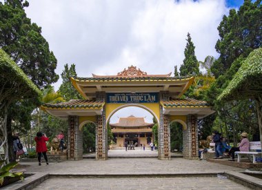 Dalat, Vietnam 'daki Thien Vien Truc Lam Manastırı