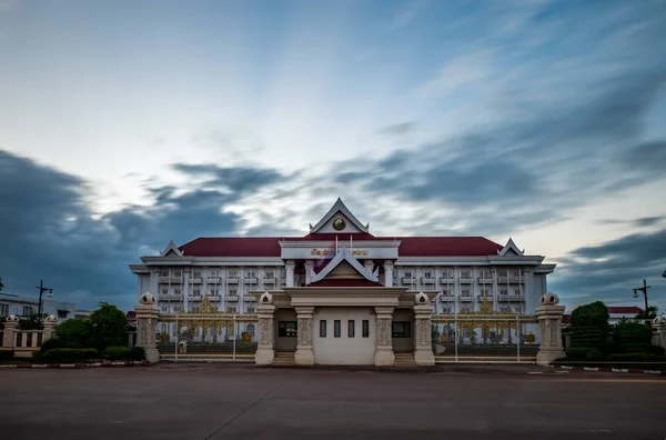 Gabinete do Governo na capital de Vientiane. Vientiane, Laos — Fotografia de Stock