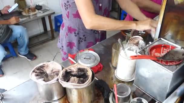 Kaffeestrümpfe in Ho-Chi-Minh-Stadt, Vietnam — Stockvideo