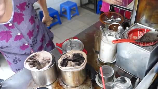 Καφές stockingin Ho Chi Minh πόλη, Βιετνάμ — Αρχείο Βίντεο