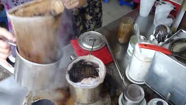 Pończochy do kawy w mieście Ho Chi Minh, Wietnam — Wideo stockowe