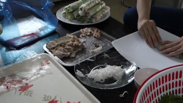 "Indiase cuon"Vietnamees eten — Stockvideo