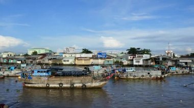 Cantho, Vietnam - 08 Ağustos, 2017: Cai Rang Mekong Nehri içinde yüzen çarşı karakteristik için Batı Nehri alan rahat ve rustik iş tarımsal emtia Can Tho City, Vietnam