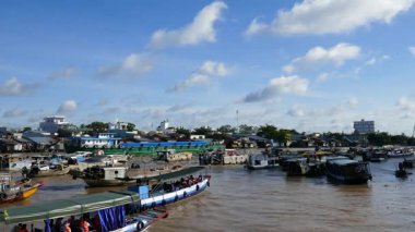 Can tho yüzen pazarı