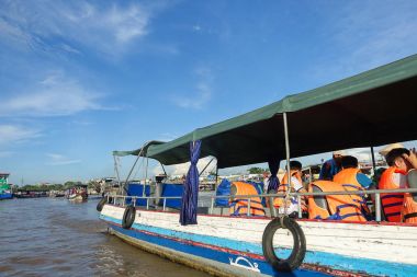 Cai yüzen Pazar çaldı