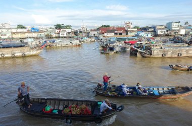 Cai yüzen Pazar çaldı