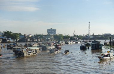 Cai yüzen Pazar çaldı