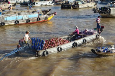 Cai yüzen Pazar çaldı