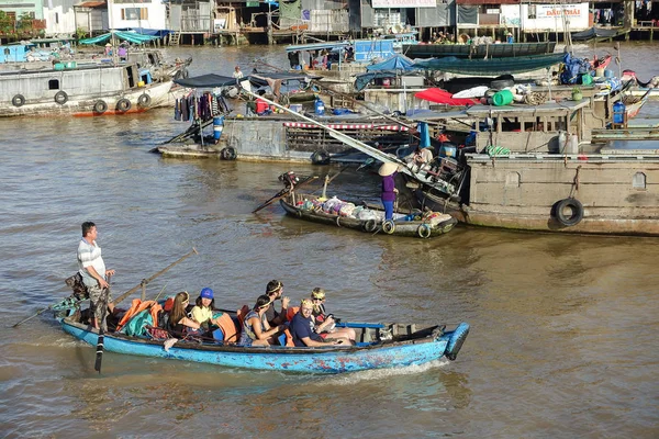 Cai Rang floating market — Stock Photo, Image