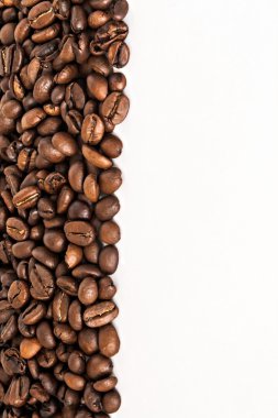 arka planını beyaz zemin yalıtımı hakkında kahve çekirdekleri