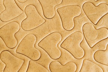 Hamur kalp şekilleri kesim için dışarı rulo