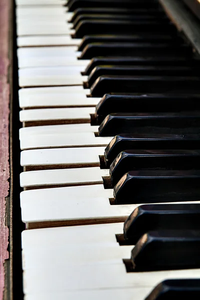 Botões de piano close-up perspectiva borrão efeito — Fotografia de Stock