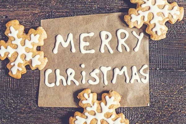 Χριστούγεννα μελόψωμο cookies και επιγραφή στο σκοτεινό λεμονάτα — Φωτογραφία Αρχείου