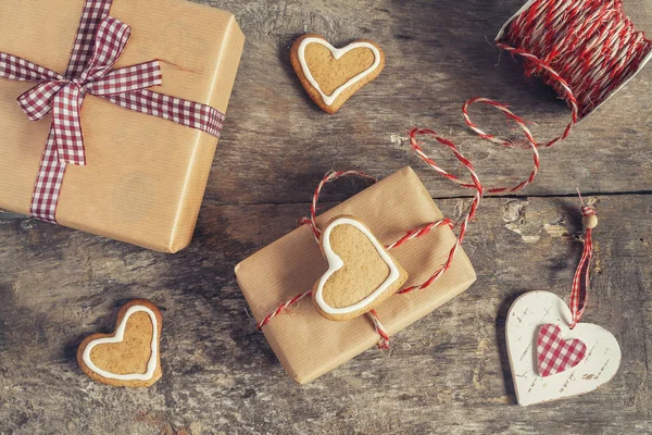 process of packing holiday gifts with effect instagram