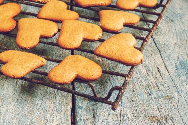 bir mavi tablo stil eski püskü instagram kalp şekli çerezleri