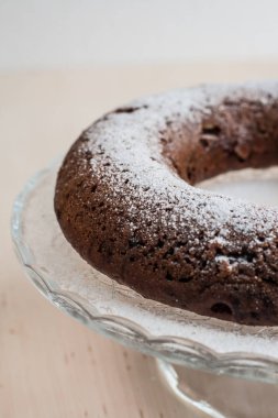 pudra şekeri ile çikolatalı kek kek
