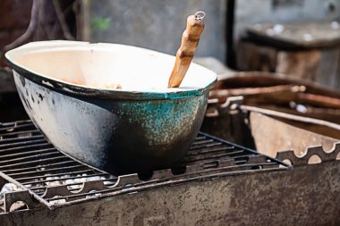 ızgarada bir kazan hangi et hazırlamak ve vege standları