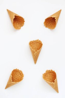 Kule, gülümseme ya da hatta satır, üst kaplı birkaç gözleme koniler vie