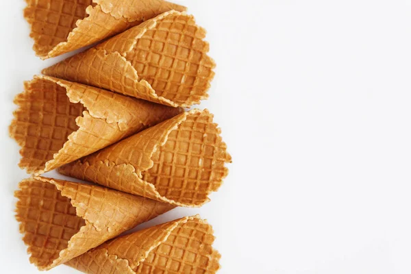 Kule, gülümseme ya da hatta satır, üst kaplı birkaç gözleme koniler vie