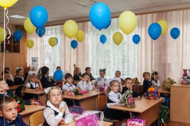 Ukraine.Kiev - 1 Eylül 2016. İlk-Greyder onların CIA'de oturmak