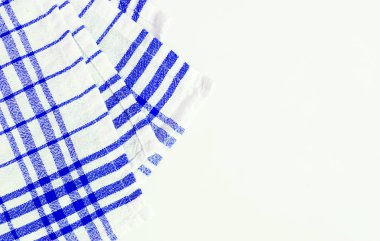 Mavi kumaş, bir beyaz bir kareli desenli mutfak havlusu