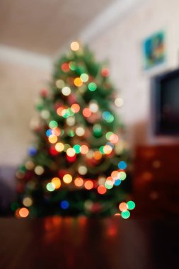 Odaklanamayan ışıklarla soyut noel arkaplanı