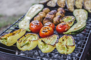 Çeşitli ızgara sebze. Şef pişirme vegetables.top görünümü clo