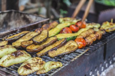 Çeşitli ızgara sebze. Şef pişirme vegetables.top görünümü clo