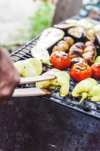 Assorted grilled vegetables.Chef cooking vegetables.top view clo — Stock Photo, Image