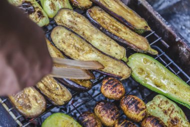 Çeşitli ızgara sebze. Şef pişirme vegetables.top görünümü clo