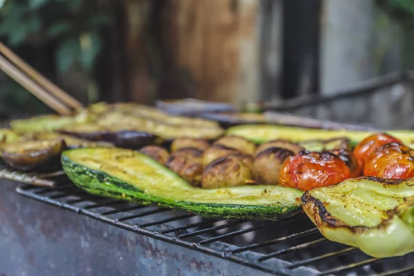 Bukiet warzyw z grilla. Chef gotowania vegetables.top widok clo — Zdjęcie stockowe