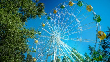 Dönme dolap gözden geçirin