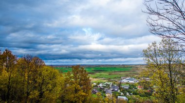 Dudergof, Dudergof 15 Ekim 2017 ağaçlarda bahar