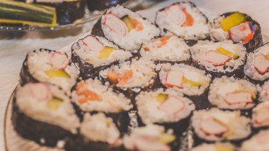 Suşi Set sashimi ve suşi rulo