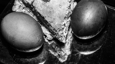 Paskalya yumurtaları. Komik dekorasyon. Mutlu Paskalya