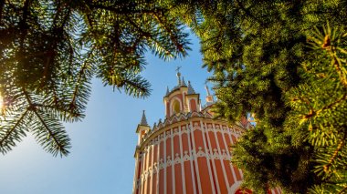 St. Petersburg, Rusya 10 Nisan 2018: Chesme Gotik kilise. Kilise St John Baptist Chesme sarayda Saint Petersburg, Rusya Federasyonu
