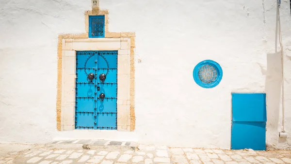 Puerta Tradicional Pintada Barrio Histórico Medina Túnez Imagen Texturizada Colorida — Foto de Stock