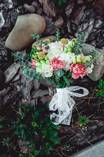 Buquê de casamento feito de peônia — Fotografia de Stock