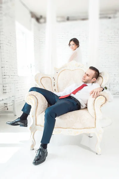 Sposa su una sedia — Foto Stock
