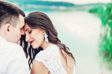 onların düğün töreni üzerinde yeni evliler