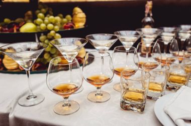 Martini partiye güzel satır satır