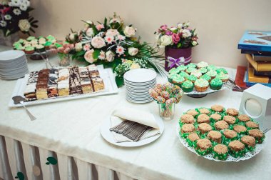 yeşil tarzı düğün çikolata