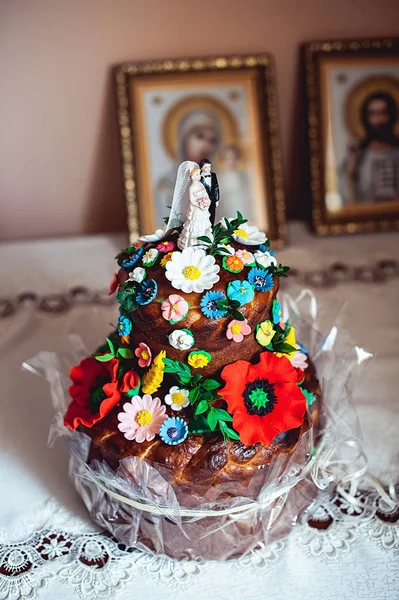 Ukrainian wedding bread. Traditional wedding symbol